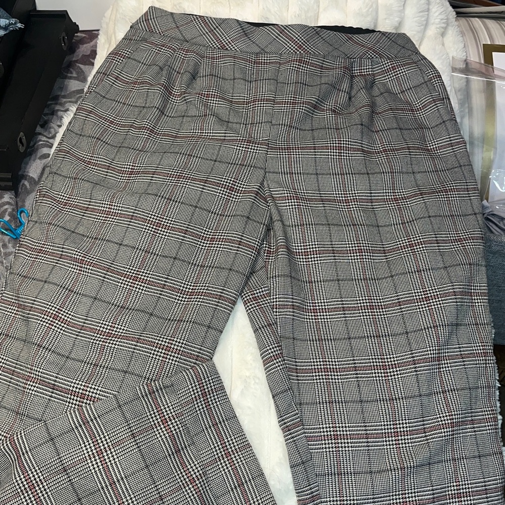 #867-JOE B(M) Mabel Pull-on Wide Leg Pants Black, red Plaid very comfortable